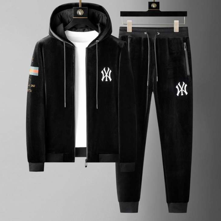 Picture of Gucci Sweater Suits _SKUGucciM-4XL25c0139992